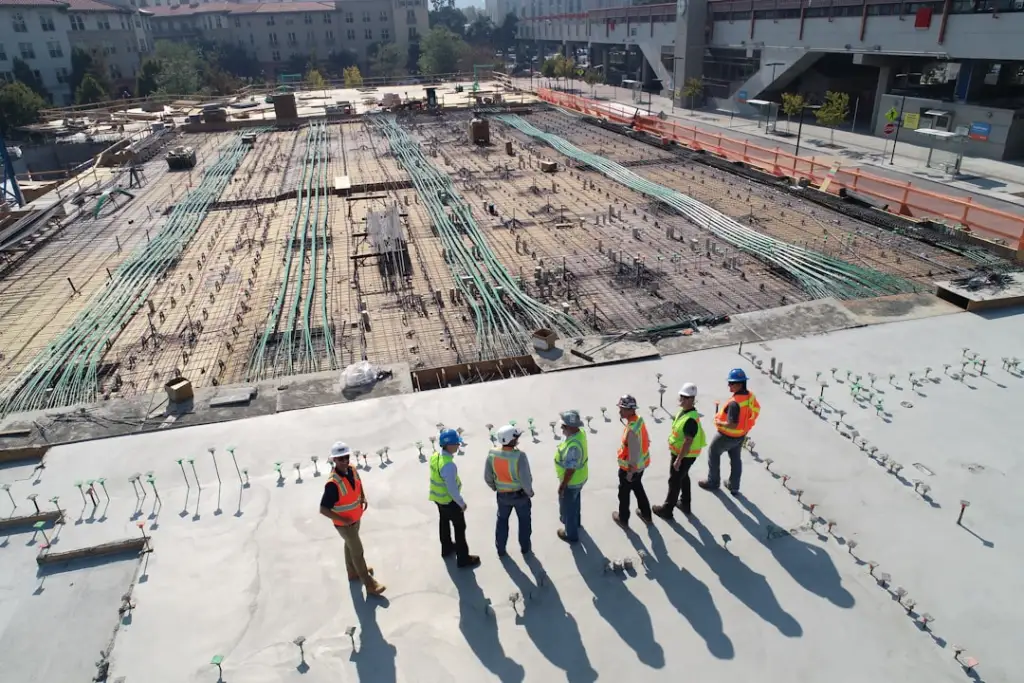 2024年计算机科技行业技术趋势分析：云计算与边缘计算在华中市场的应用前景